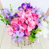 Spring flower arrangement craft