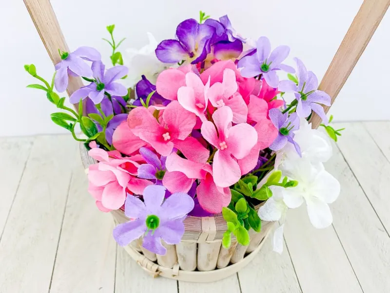 Spring flower arrangement craft